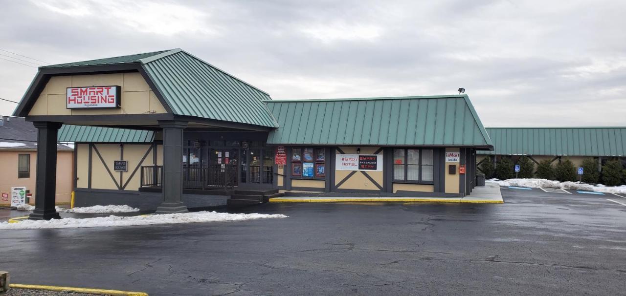 Smart Hotel - Formerly Econo Lodge Beckley Exterior foto